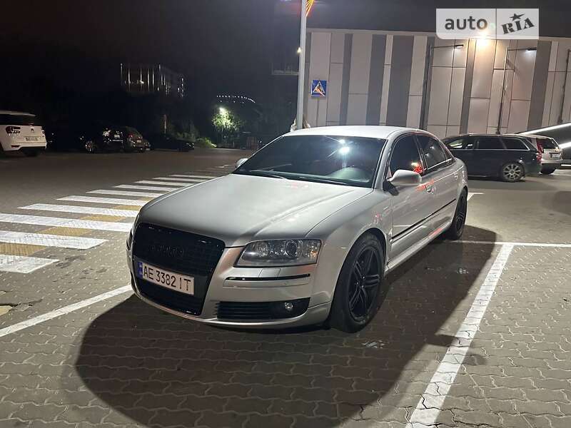 Audi A8 (2005)