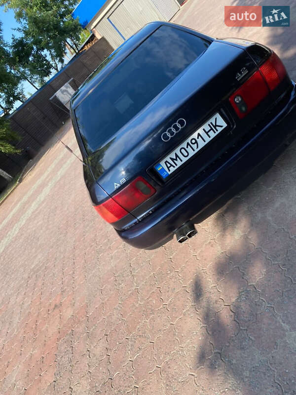 Audi A8 (1995)