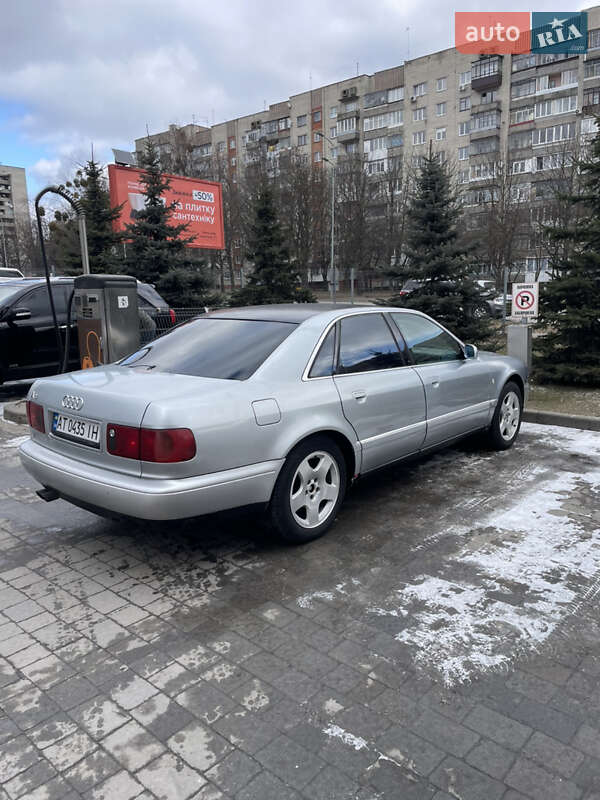 Audi A8 (1996)
