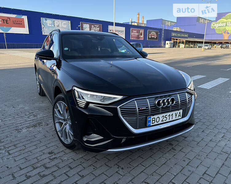 Audi E-tron (2021)