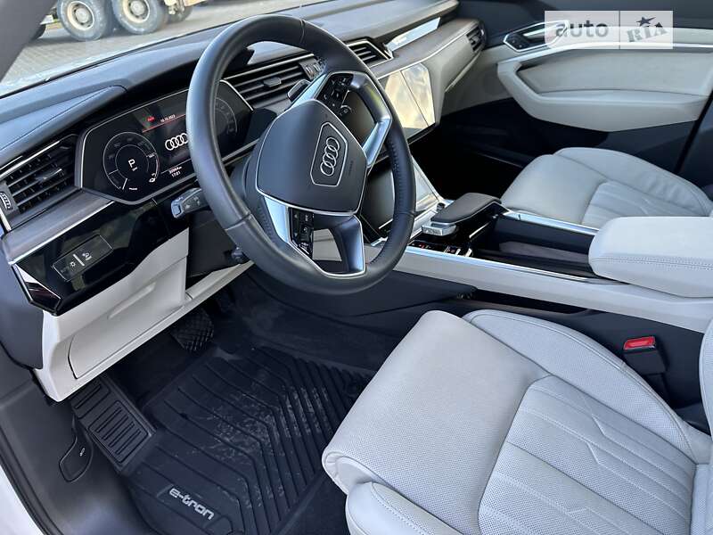 Audi E-tron (2020)