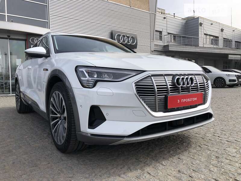 Audi E-tron (2019)