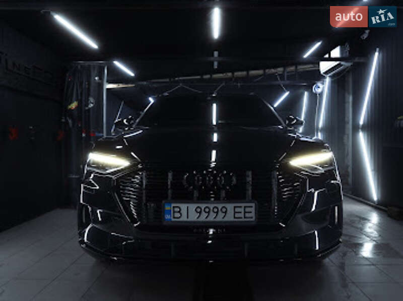 Audi E-tron (2019)