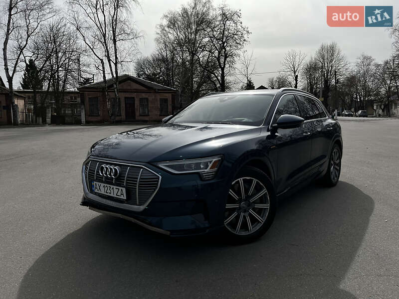 Audi E-tron (2019)