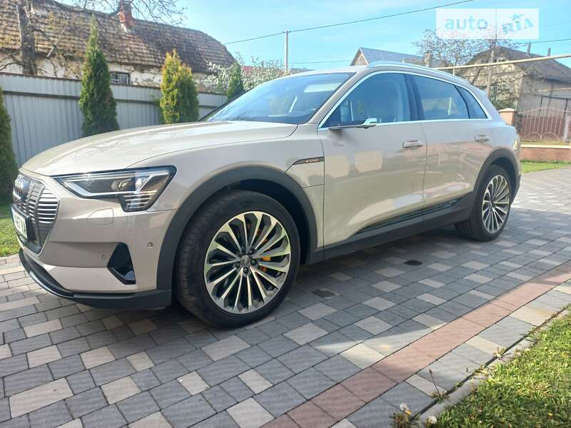 Audi E-tron (2019)