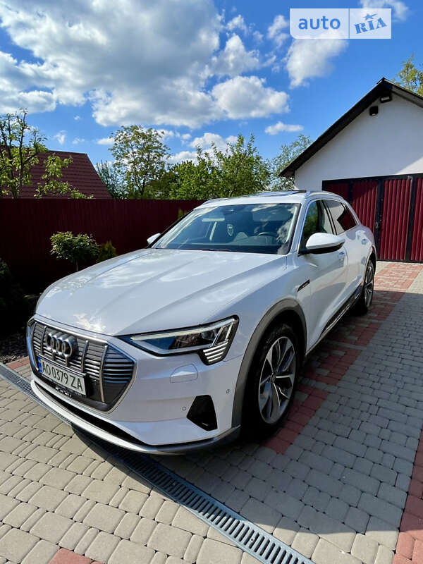 Audi E-tron (2020)