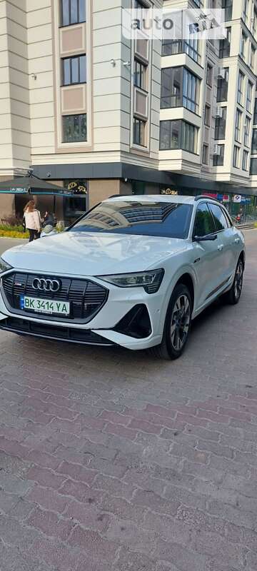 Audi E-tron (2020)