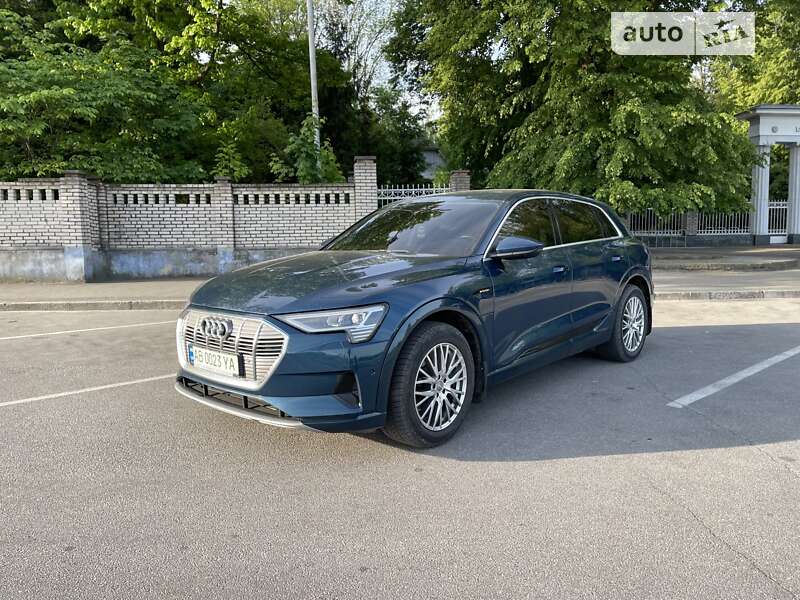 Audi E-tron (2019)