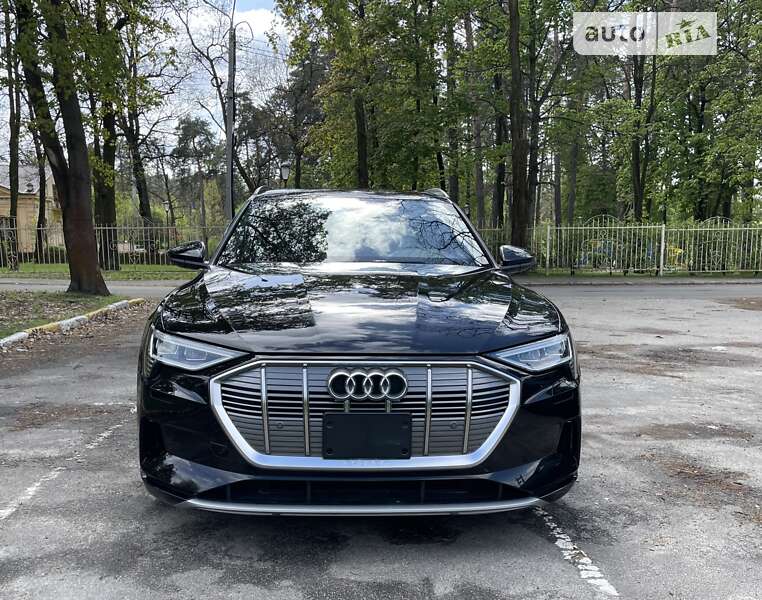 Audi E-tron (2022)
