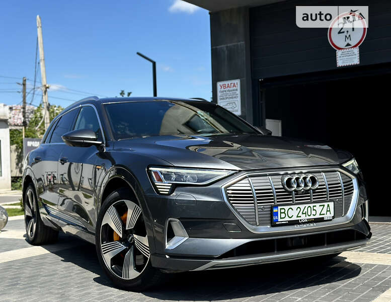 Audi E-tron (2019)
