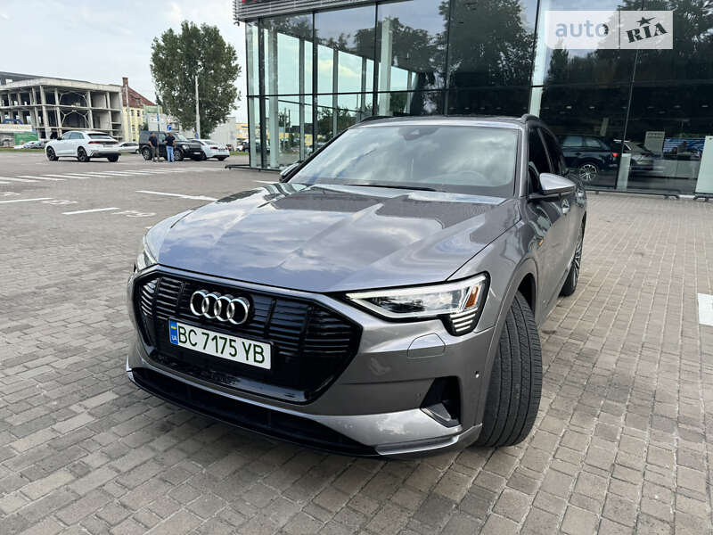 Audi E-tron (2021)