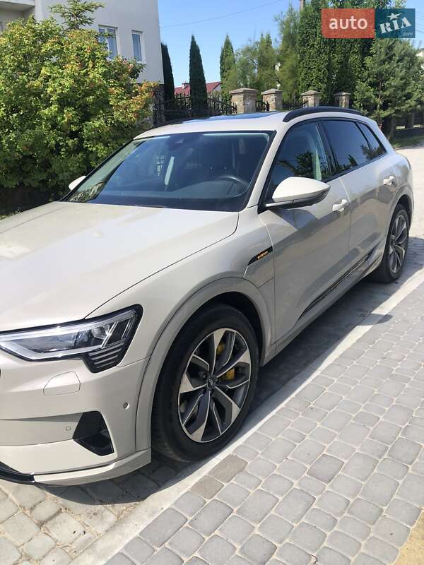 Audi E-tron (2021)
