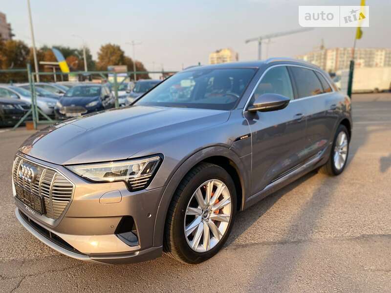 Audi E-tron (2019)