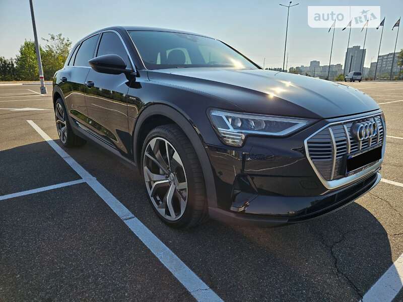 Audi E-tron (2021)