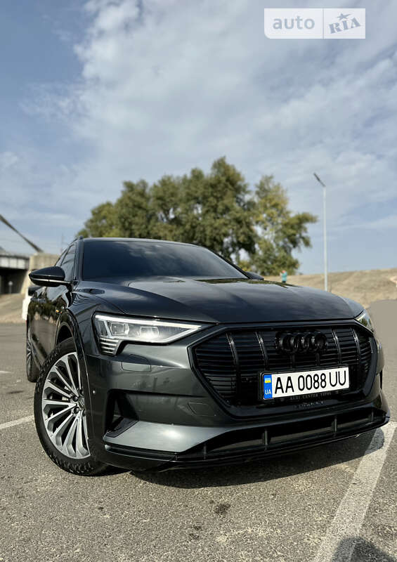 Audi E-tron (2019)