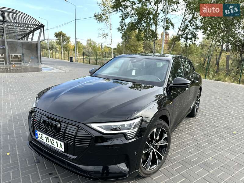 Audi E-tron (2021)