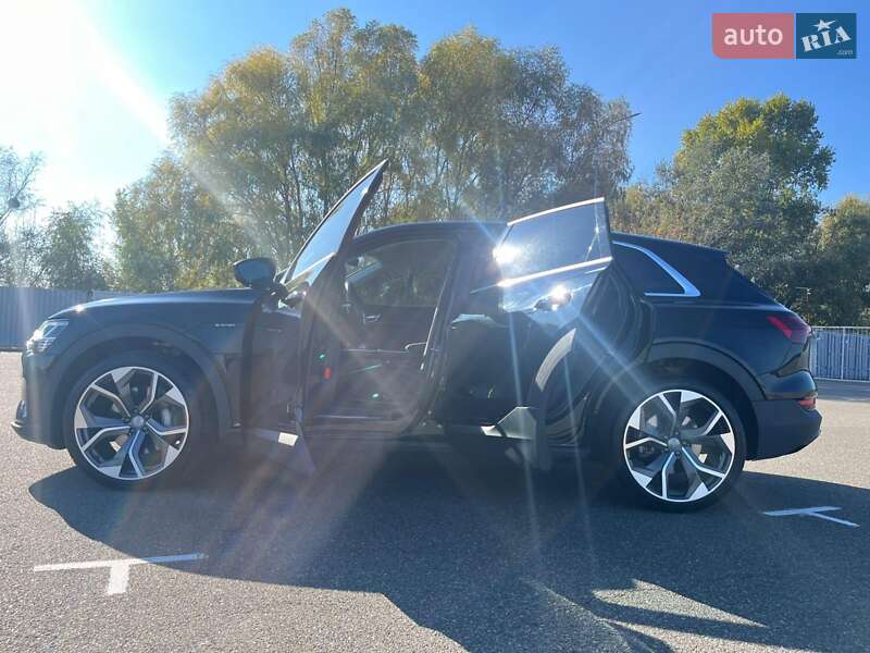 Audi E-tron (2021)