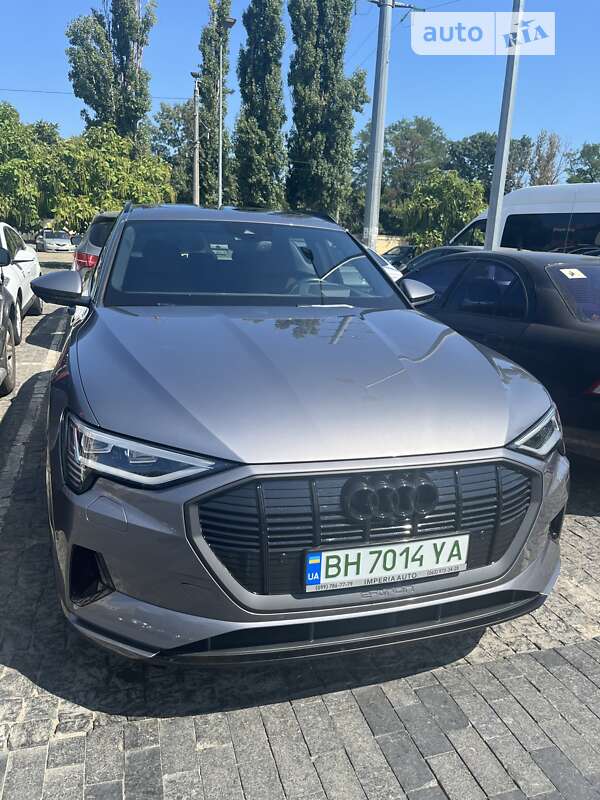 Audi E-tron (2019)