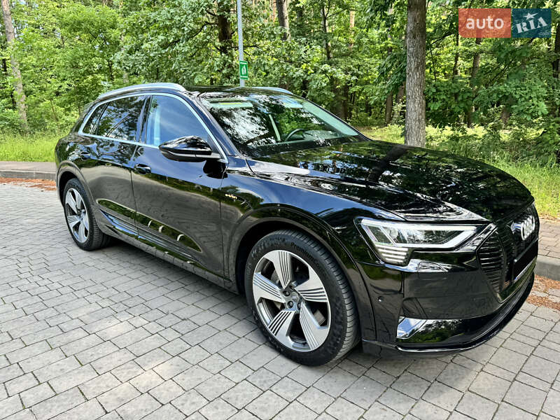 Audi E-tron (2019)