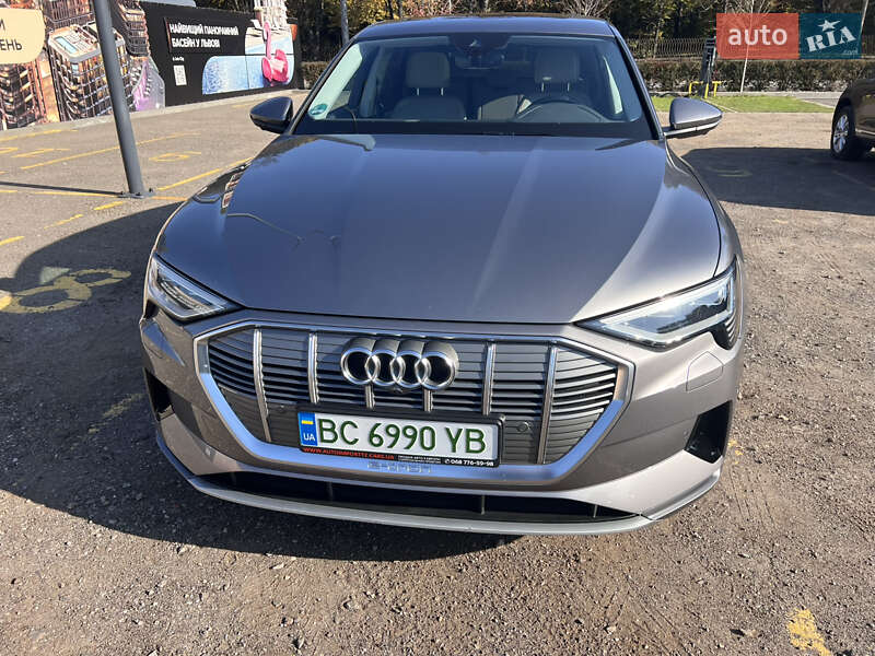Audi E-tron (2021)