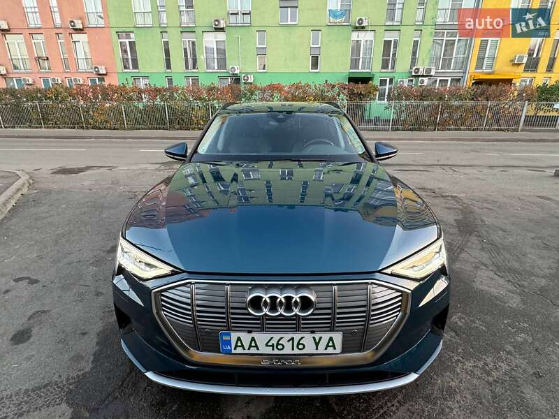Audi E-tron (2021)