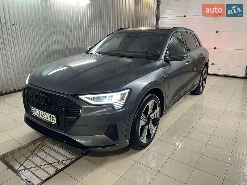 Audi E-tron (2019)