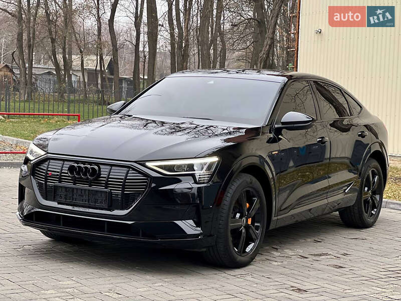 Audi E-tron (2022)