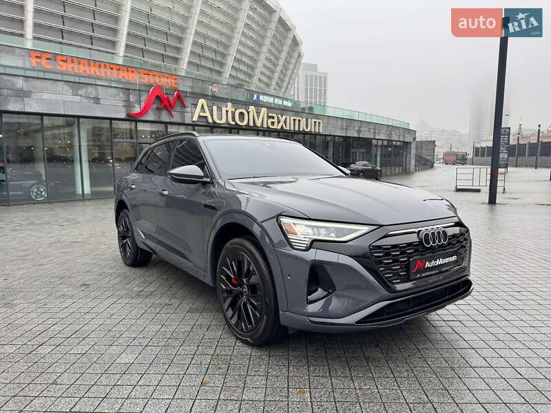 Audi Q8 e-tron (2023)