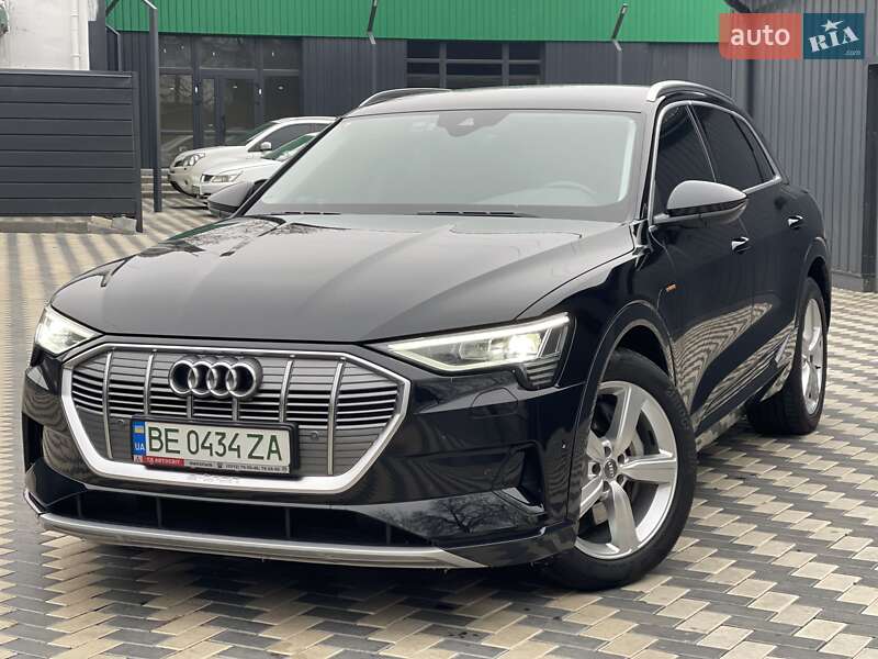 Audi E-tron (2019)