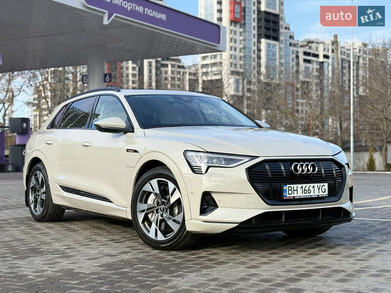 Audi E-tron (2021)