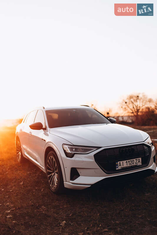 Audi E-tron (2019)