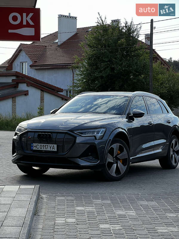 Audi E-tron (2019)