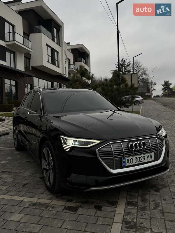 Audi E-tron (2019)