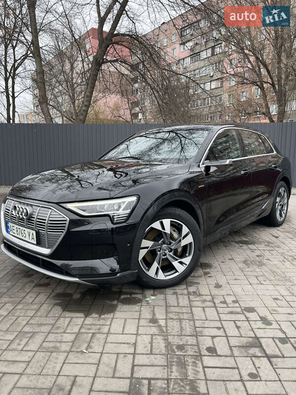 Audi E-tron (2019)