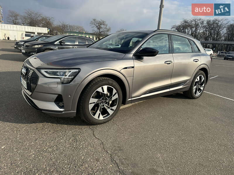 Audi E-tron (2020)