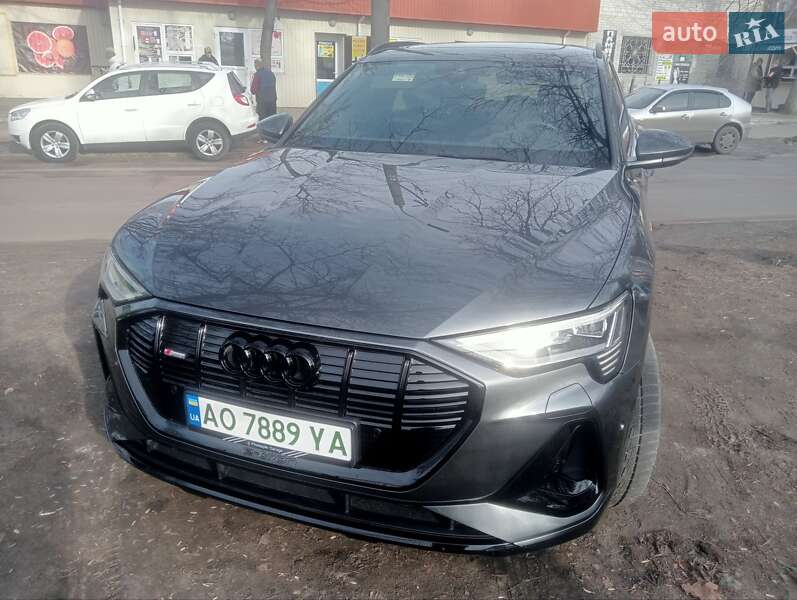 Audi E-tron (2019)