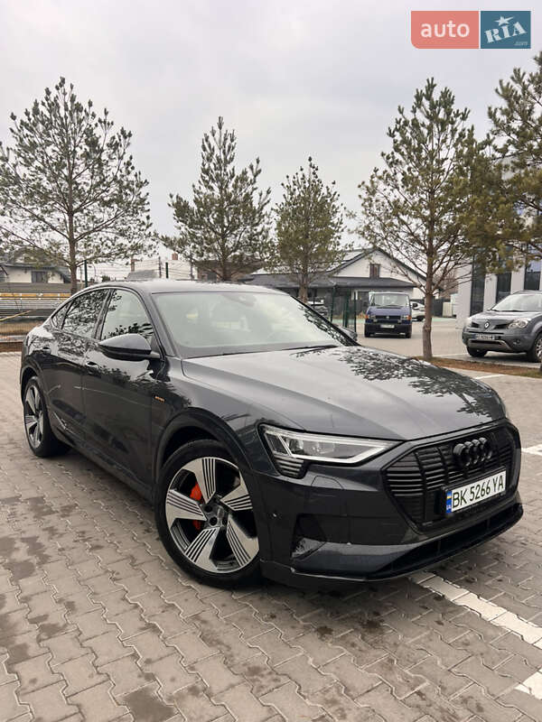 Audi E-tron (2021)