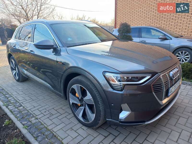 Audi E-tron (2019)