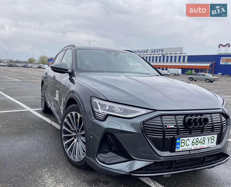 Audi E-tron (2021)