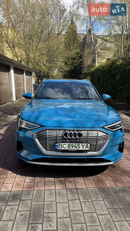 Audi E-tron (2019)