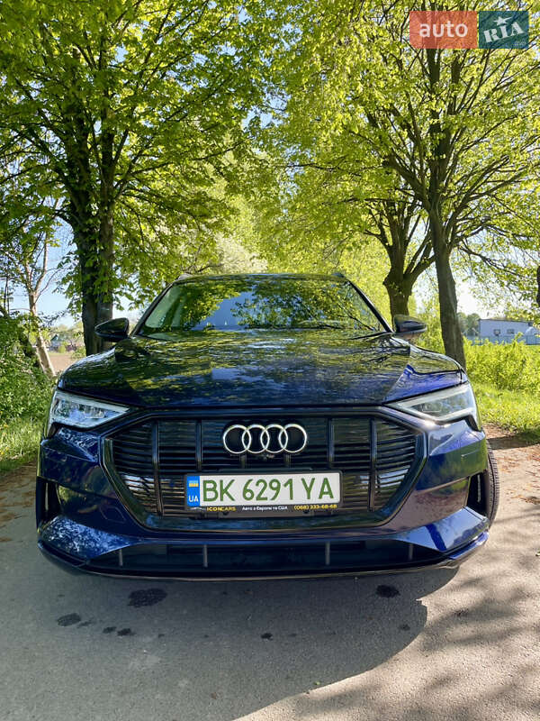 Audi E-tron (2021)