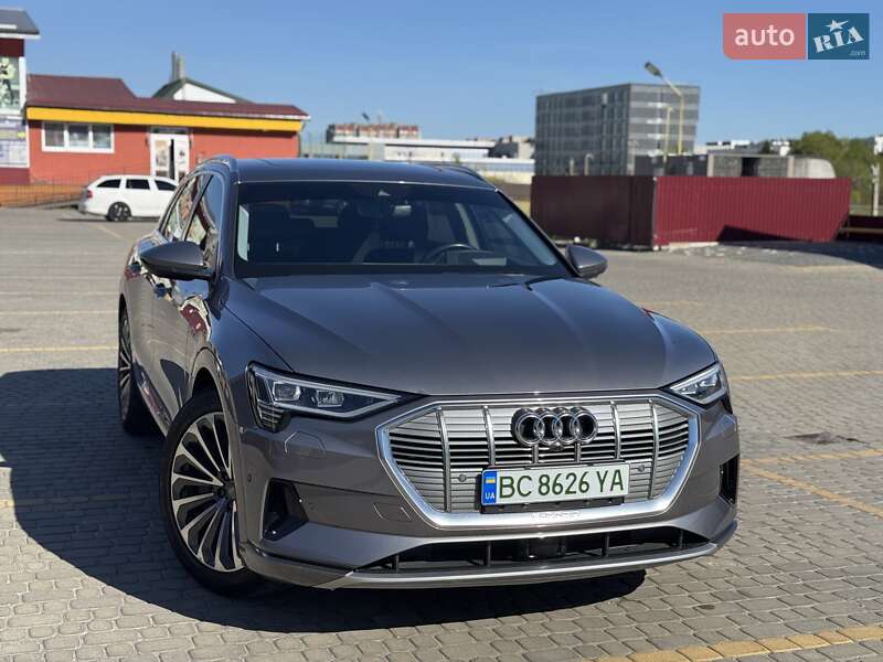 Audi E-tron (2019)
