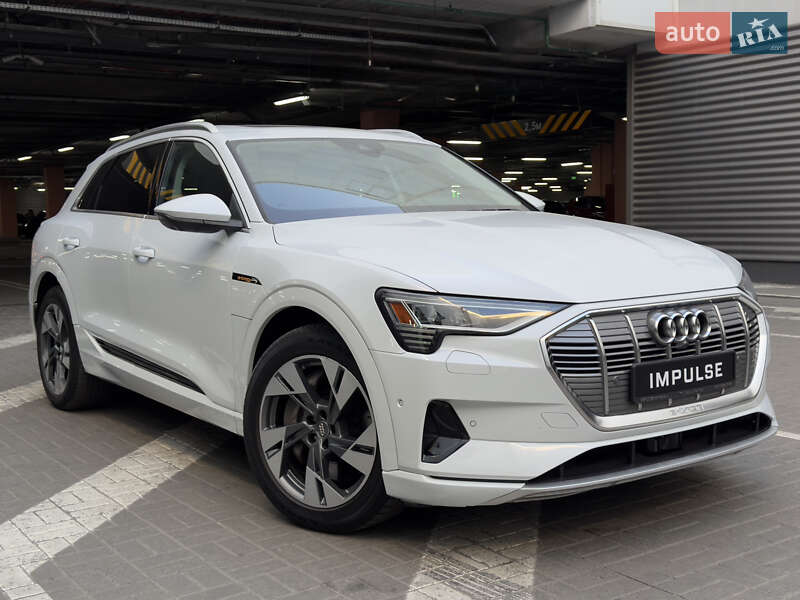 Audi E-tron (2019)