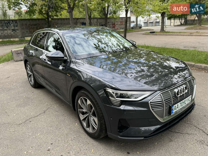Audi E-tron (2021)