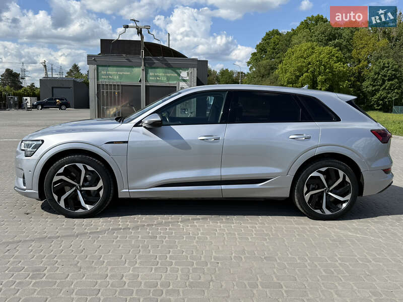 Audi E-tron (2022)