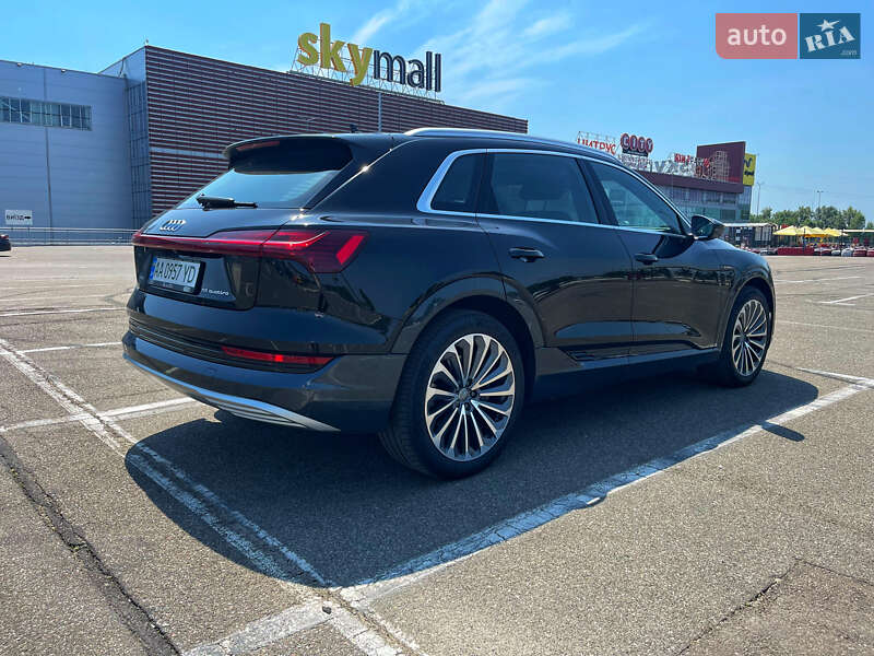 Audi E-tron (2019)