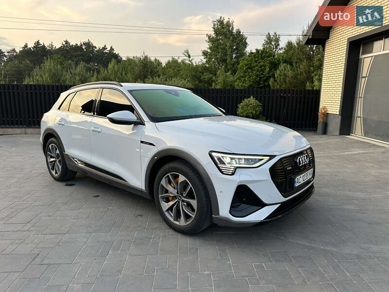 Audi E-tron (2021)