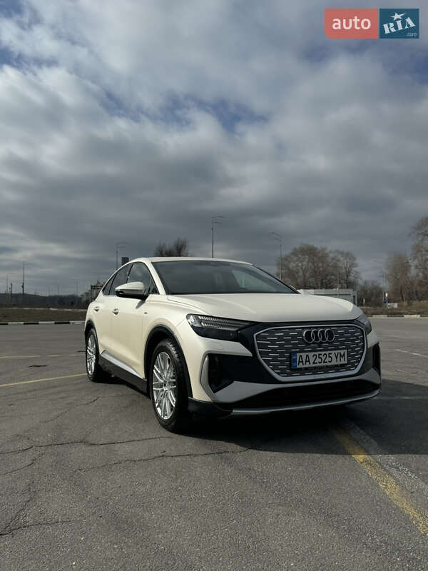 Audi Q4 e-tron (2021)