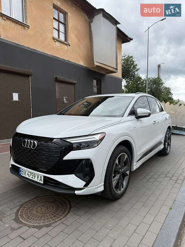 Audi Q4 e-tron (2023)