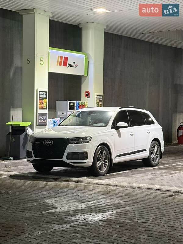 Audi Q7 (2017)